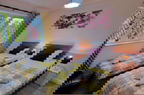 Foto 2 - Stylish Pet Friendly 3 Bedroom House in Manchester