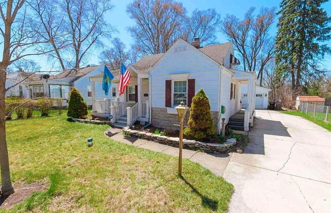 3 Bedroom Home 7 Blocks From ND Firepit 54231 - Photo 14