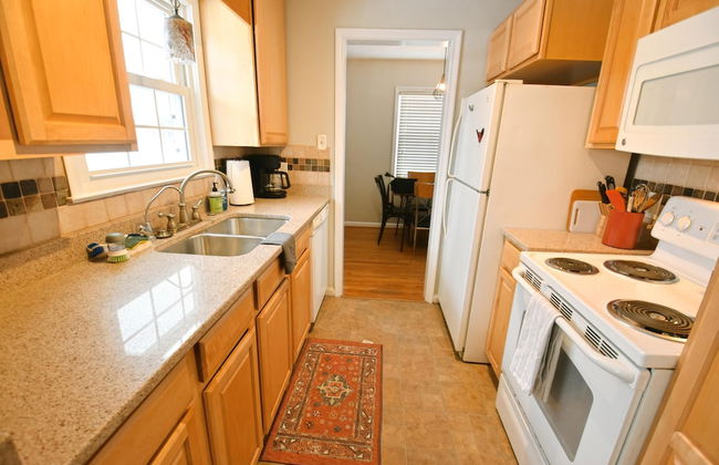 3 Bedroom Home 7 Blocks From ND Firepit 54231 - Photo 4