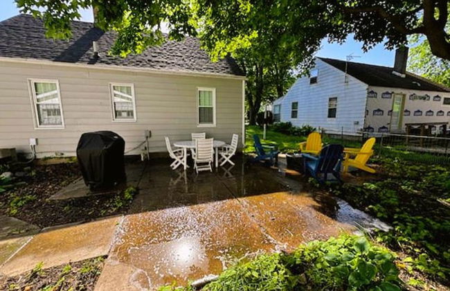 3 Bedroom Home 7 Blocks From ND Firepit 54231 - Photo 16