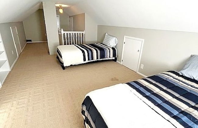3 Bedroom Home 7 Blocks From ND Firepit 54231 - Photo 12