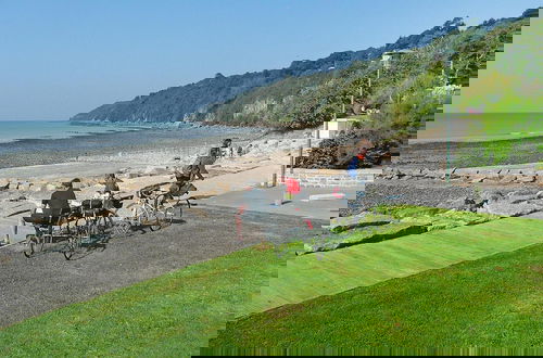 Photo 18 - Holiday Home in Denneville Near Sandy Beach