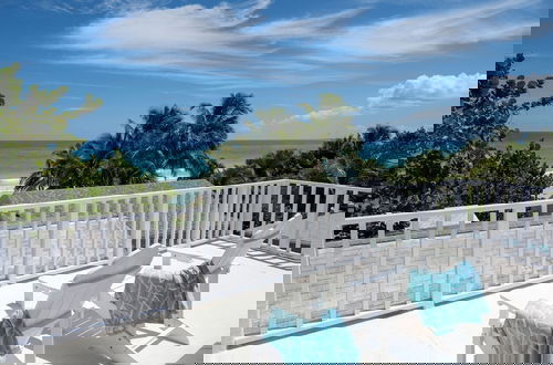 Foto 9 - Harbour Island Haven: Newly Remodeled Cottage Near Pink Sands Beach