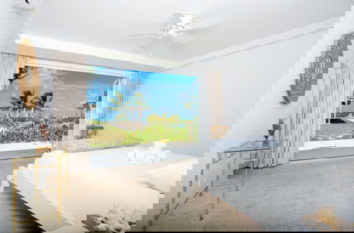 Foto 14 - Seaside Serenity: Private Home With Ocean Views