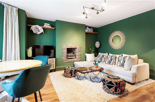 Photo 20 - Chiswick Gem: Stylish 1-bed Flat for Modern Living
