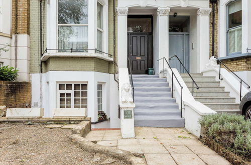 Photo 21 - Chiswick Gem: Stylish 1-bed Flat for Modern Living