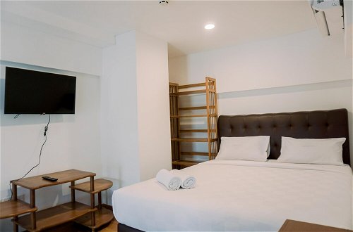 Photo 2 - Cozy Stay And Comfy Studio Loft Kingland Avenue Apartment