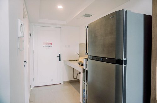 Foto 10 - Cozy Stay And Comfy Studio Loft Kingland Avenue Apartment