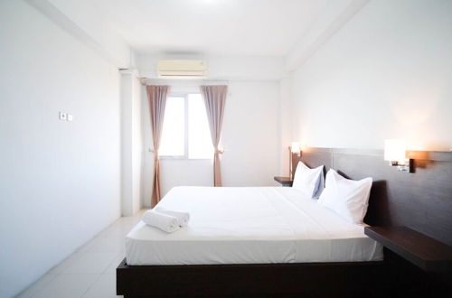 Photo 6 - Simple 2Br With Extra Bed At Menara Rungkut Apartment