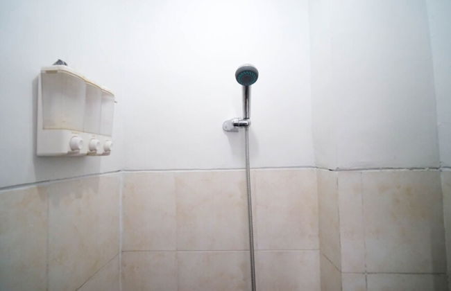 Simple 2Br With Extra Bed At Menara Rungkut Apartment - Photo 30
