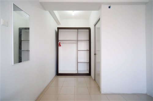 Photo 24 - Simple 2Br With Extra Bed At Menara Rungkut Apartment
