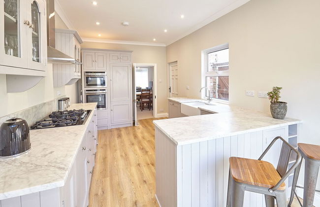 Host Stay Randolph House - Photo 10