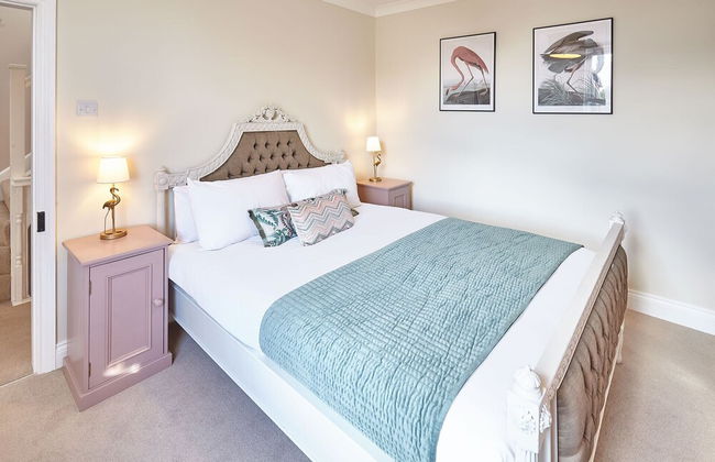 Host Stay Randolph House - Photo 23