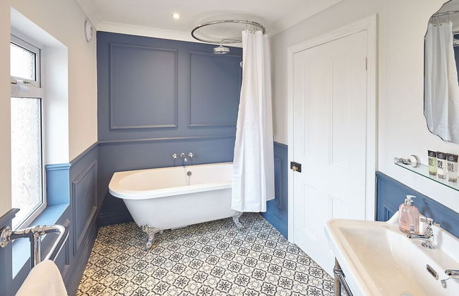 Host Stay Randolph House - Photo 5