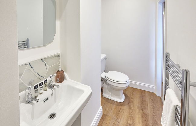 Host Stay Randolph House - Photo 20