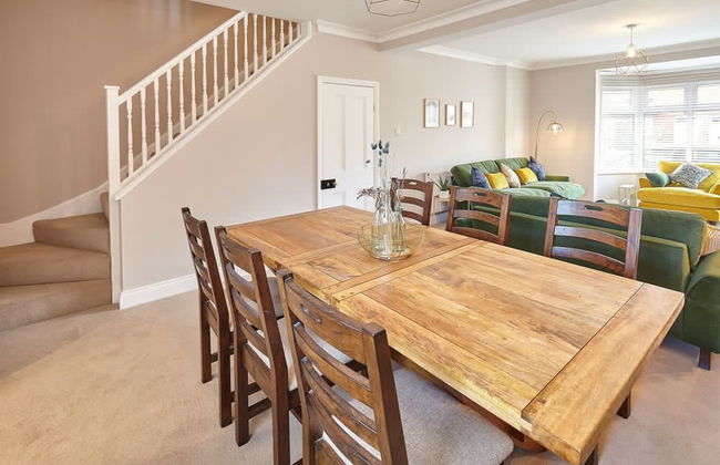 Host Stay Randolph House - Photo 4