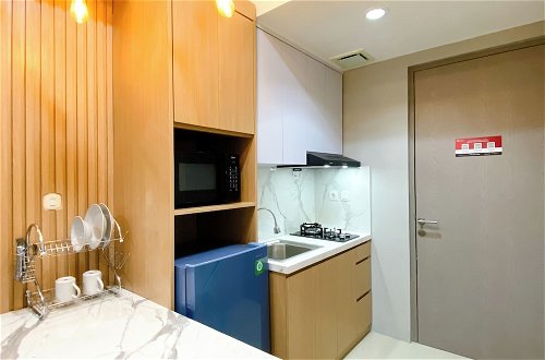 Photo 7 - Homey And Minimalist 1Br Vasanta Innopark Apartment