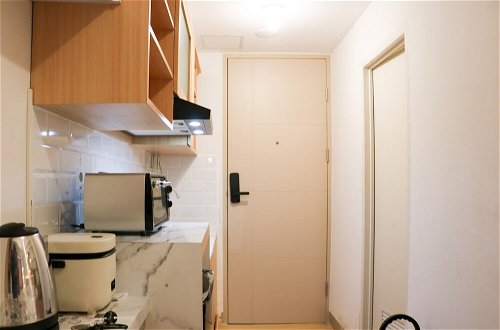 Photo 11 - Comfort Living Studio Room At Tokyo Riverside Pik 2 Apartment