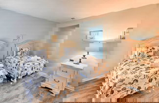 Foto 2 - Family-friendly Evian Resort Condo Near Beach