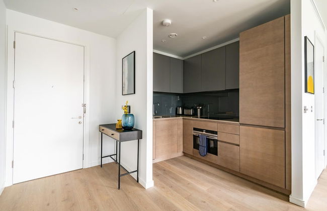 Stylish Studio Apartment With River Views in London s Bustling Docklands - Foto 17