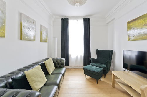 Photo 1 - Delightful Apartment in the Heart of Westminster by Underthedoormat