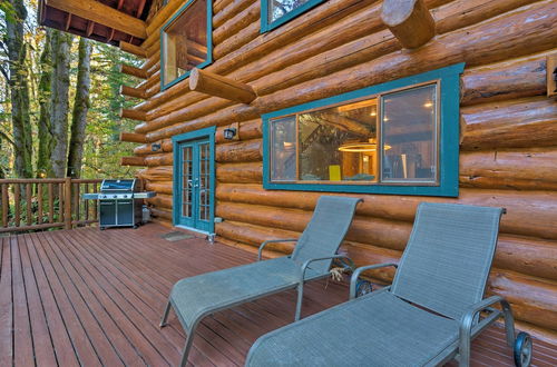 Photo 9 - Custom Riverfront Log Home Near Stevens Pass