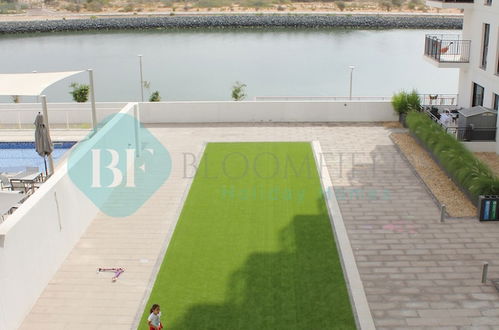 Photo 26 - Stunning canal view apartment Yas island