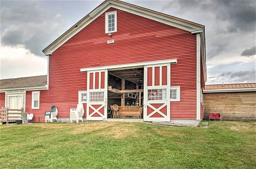Photo 1 - Classic Cape-style Farmhouse on 550-acre Vineyard