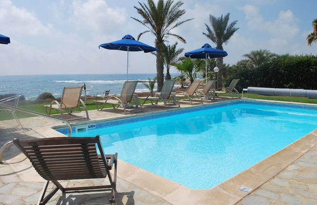 Sea Front Villa, Heated Private Pool, Amazing Location Paphos 323 - Photo 49