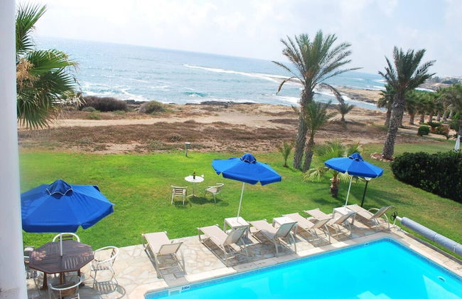 Sea Front Villa, Heated Private Pool, Amazing Location Paphos 323 - Photo 27