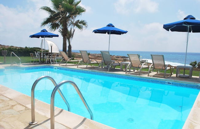 Sea Front Villa, Heated Private Pool, Amazing Location Paphos 323 - Photo 50