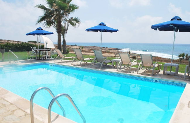 Sea Front Villa, Heated Private Pool, Amazing Location Paphos 323 - Photo 54