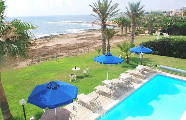 Sea Front Villa, Heated Private Pool, Amazing Location Paphos 323 - Photo 39