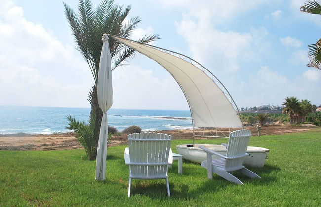Sea Front Villa, Heated Private Pool, Amazing Location Paphos 323 - Photo 64