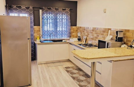 Captivating 3-bed Apartment in Flic en Flac - Foto 10