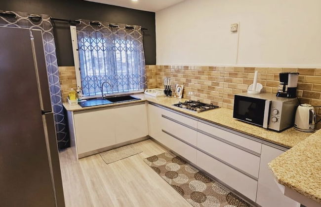Captivating 3-bed Apartment in Flic en Flac - Foto 9