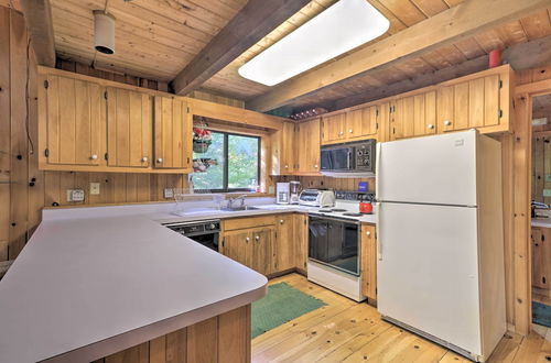 Foto 8 - Cabin w/3 Acres, Tennis+bball Courts by 4 Ski Mtns