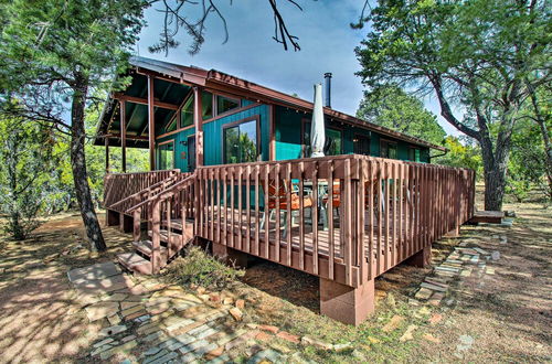 Photo 15 - Bright Heber-overgaard Cabin: Fire Pit & Deck