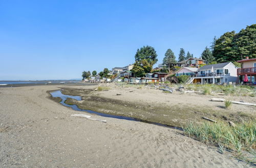 Photo 23 - Coastal PNW Home on Swimmable Beach w/ Hot Tub