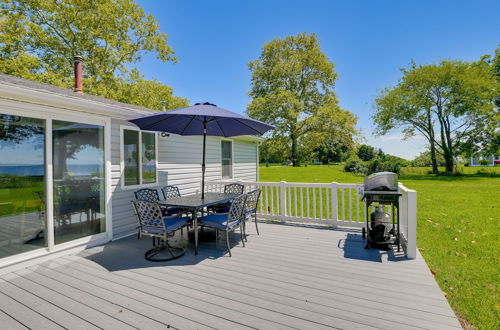 Photo 7 - Sun-dappled Waterfront Home on Potomac River