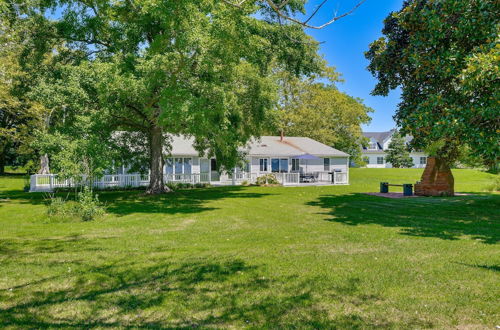 Photo 28 - Sun-dappled Waterfront Home on Potomac River