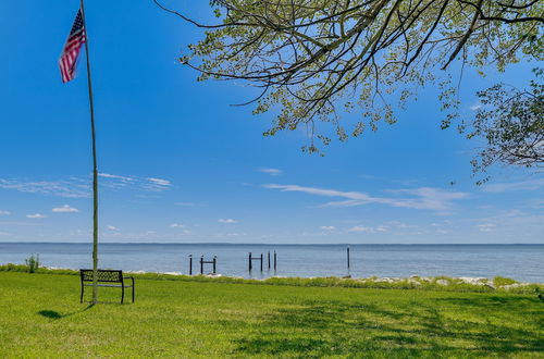 Photo 3 - Sun-dappled Waterfront Home on Potomac River