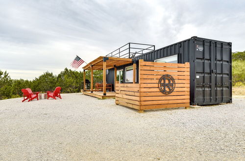 Foto 7 - Remote Strawn Container Home With Hot Tub