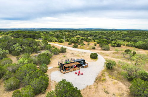 Foto 28 - Remote Strawn Container Home With Hot Tub