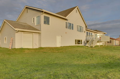 Photo 3 - Oceanfront Kenai Villa w/ Fireplace & Deck