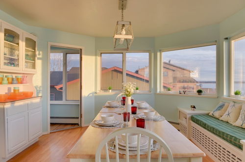 Photo 12 - Oceanfront Kenai Villa w/ Fireplace & Deck