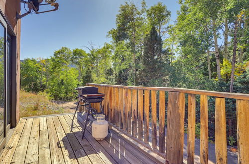 Foto 23 - Serene Amalia Cabin w/ Deck & Mountain Views