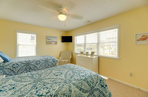 Foto 41 - Oceanfront Emerald Isle Escape w/ Private Hot Tub