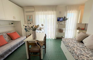 Foto 2 - Spacious Studio Apartment Close to the Beach by Beahost Rentals