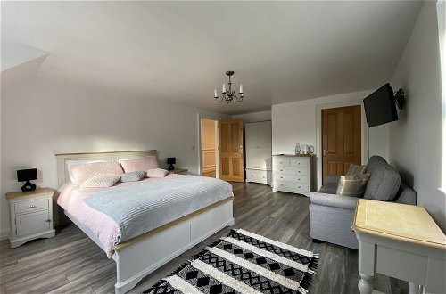 Photo 15 - Rostrevor Valley Holiday Park- En-suite Rooms with Hot tub and Private Car Service